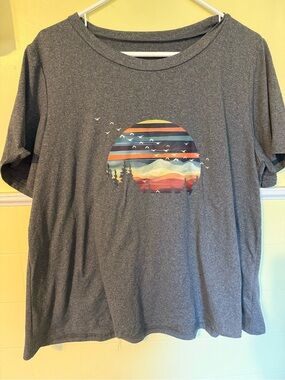 SHEIN Gray Tee with Colorful Sunset Circle Graphic